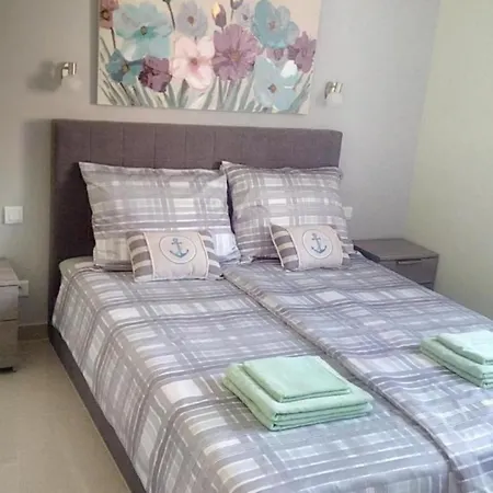 Daire Sunshine - Three Bedroom With Balcony Trogir