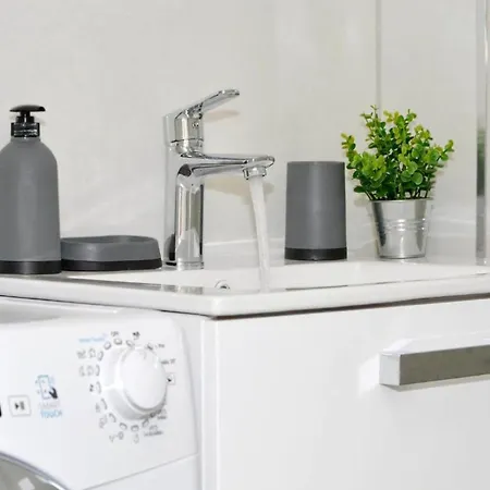 Sunshine - Three Bedroom With Balcony Trogir