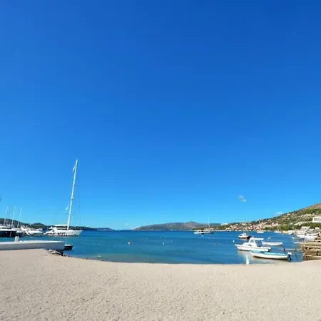 Sunshine - Three Bedroom With Balcony * Trogir