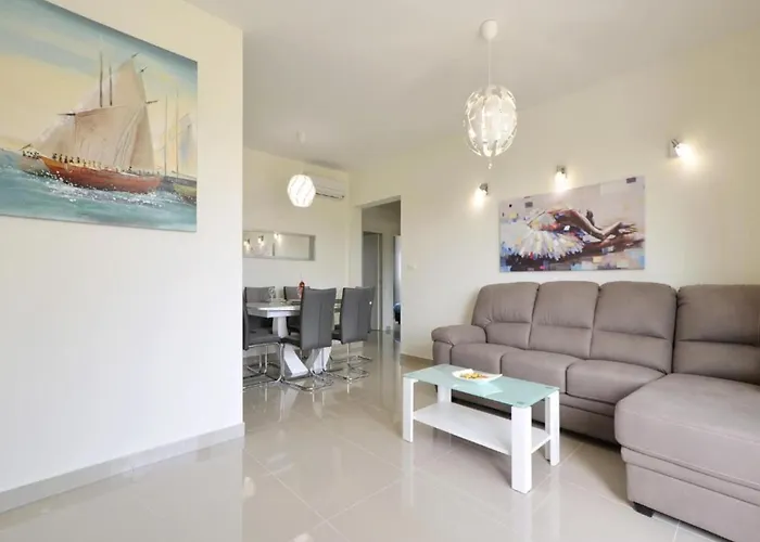 Apartmán Sunshine - Three Bedroom With Balcony