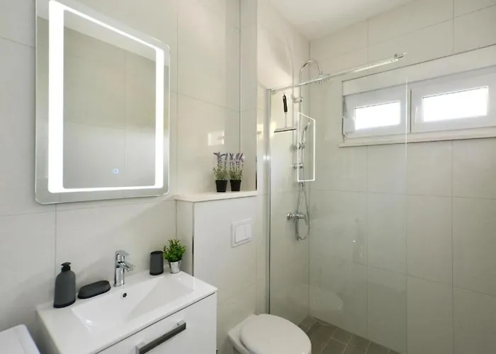 Sunshine - Three Bedroom With Balcony * Trogir
