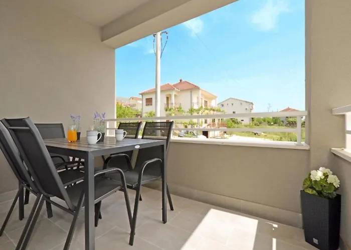 Sunshine - Three Bedroom With Balcony * Trogir