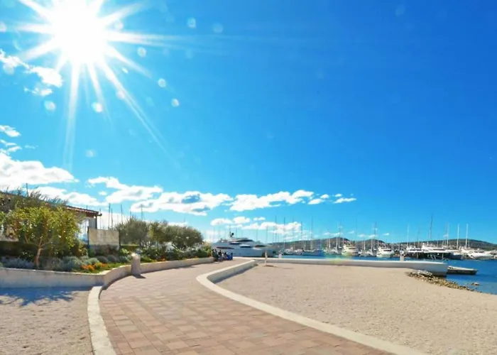 Sunshine - Three Bedroom With Balcony Apartmán