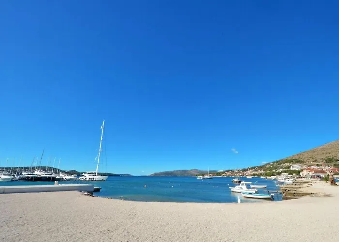Sunshine - Three Bedroom With Balcony * Trogir