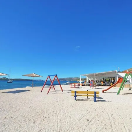 Sunshine - Three Bedroom With Balcony * تروغير