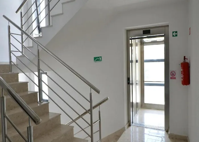 Sunshine - Three Bedroom With Balcony 公寓 特罗吉尔